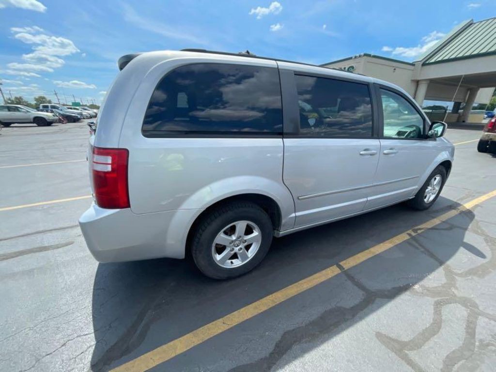 2010 Dodge Grand Caravan Image 10