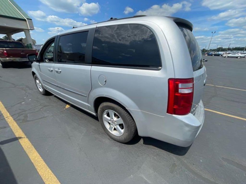 2010 Dodge Grand Caravan Image 11