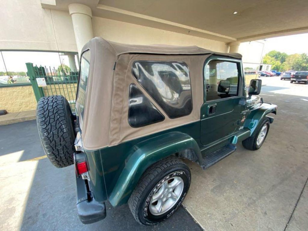 2000 Jeep Wrangler Image 4