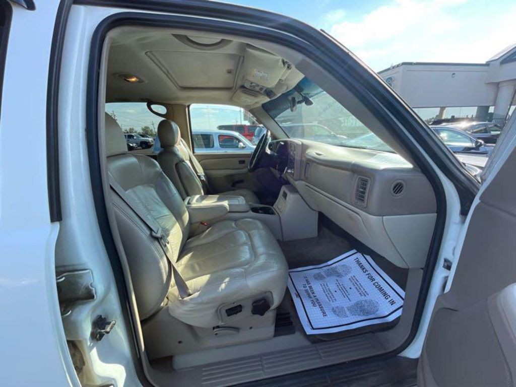 2002 Chevrolet Tahoe Image 7
