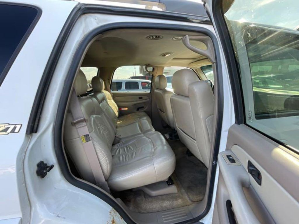 2002 Chevrolet Tahoe Image 9