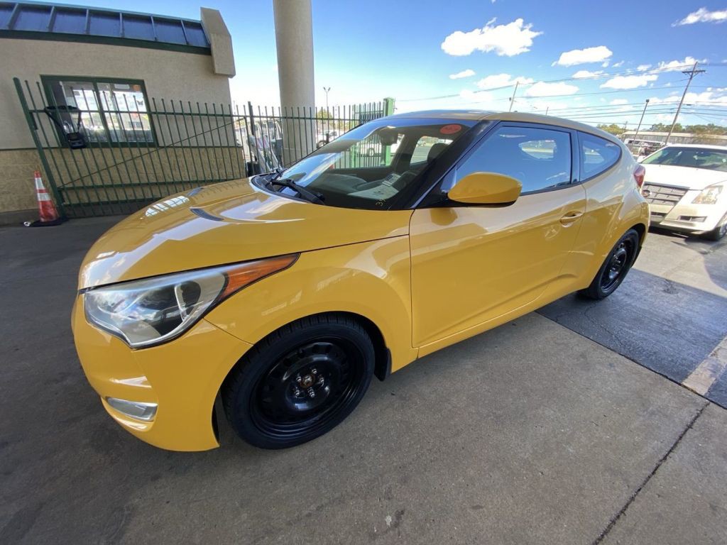 2012 Hyundai Veloster Image 2