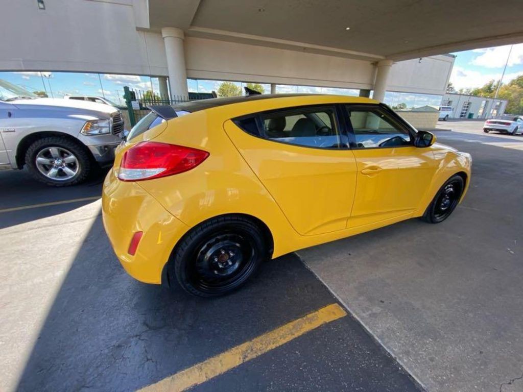 2012 Hyundai Veloster Image 6