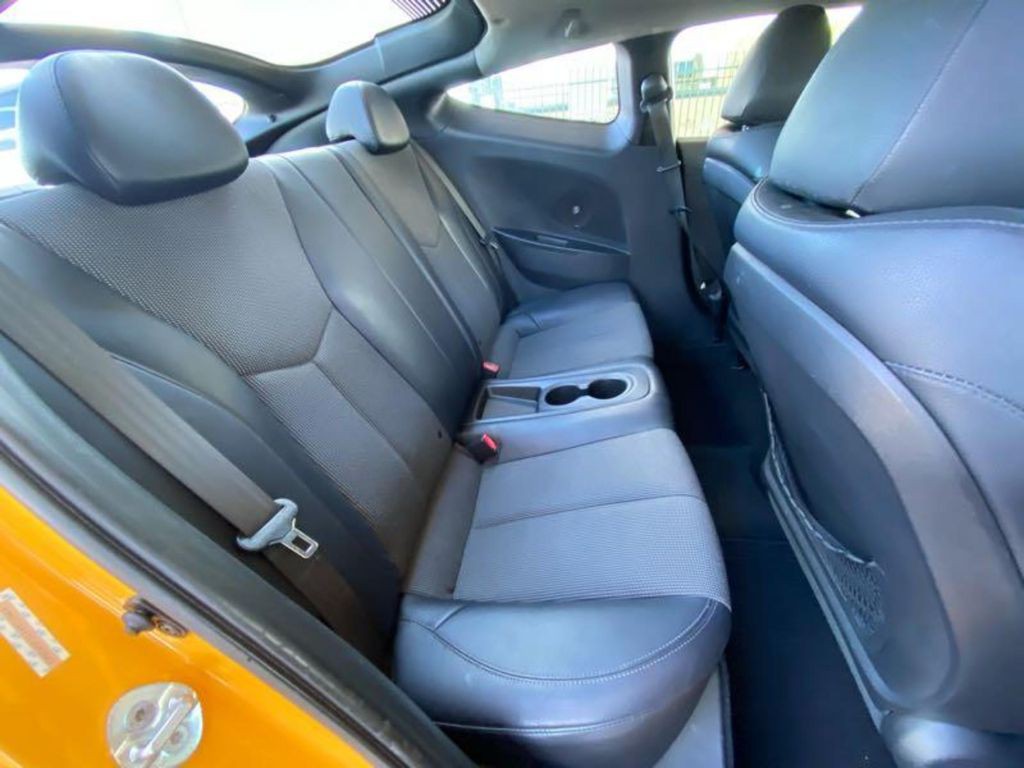 2012 Hyundai Veloster Image 10