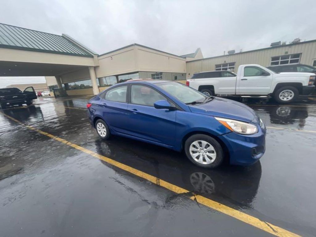 2016 Hyundai Accent Image 6