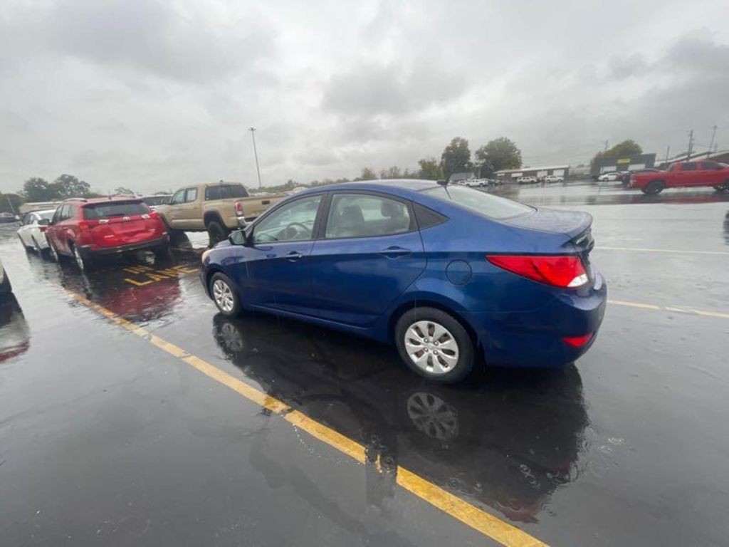 2016 Hyundai Accent Image 7