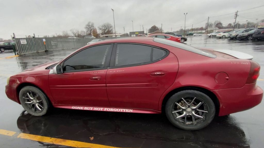 2007 Pontiac Grand Prix Image 4