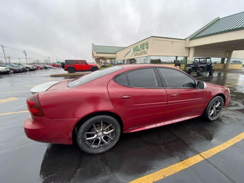2007 Pontiac Grand Prix Image 6