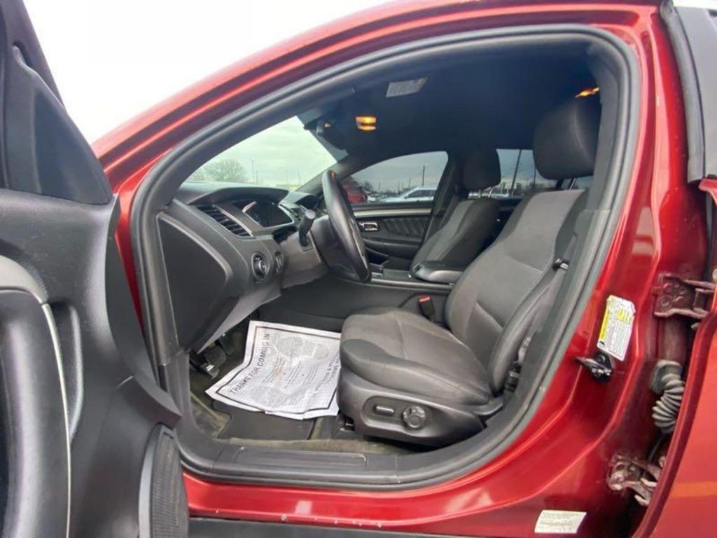 2014 Ford Taurus Image 2