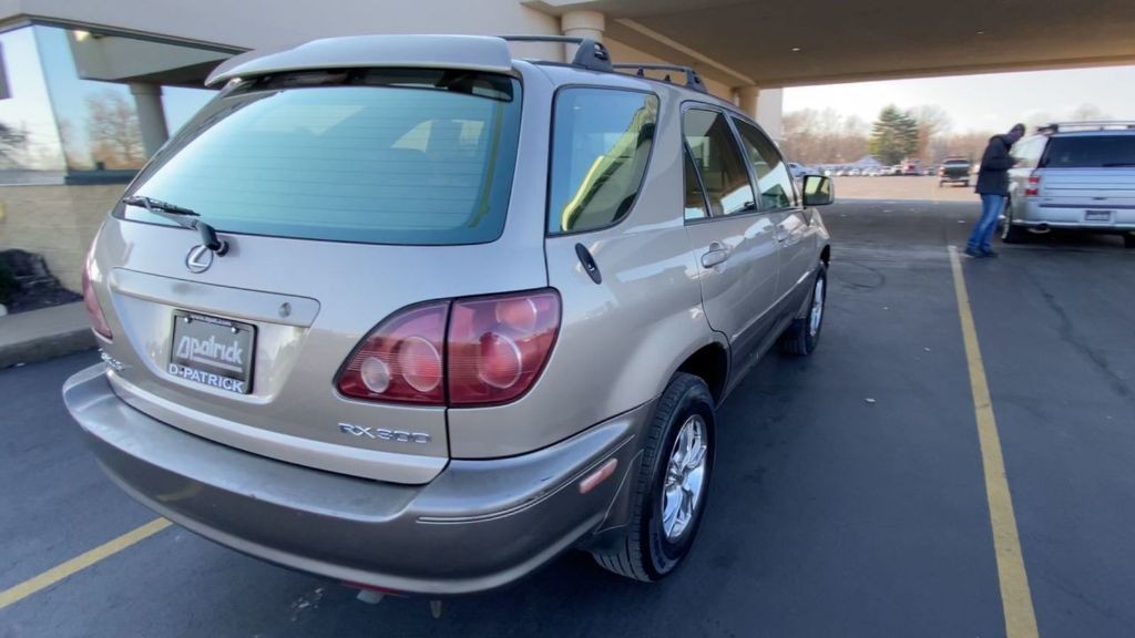 1999 Lexus RX Image 3