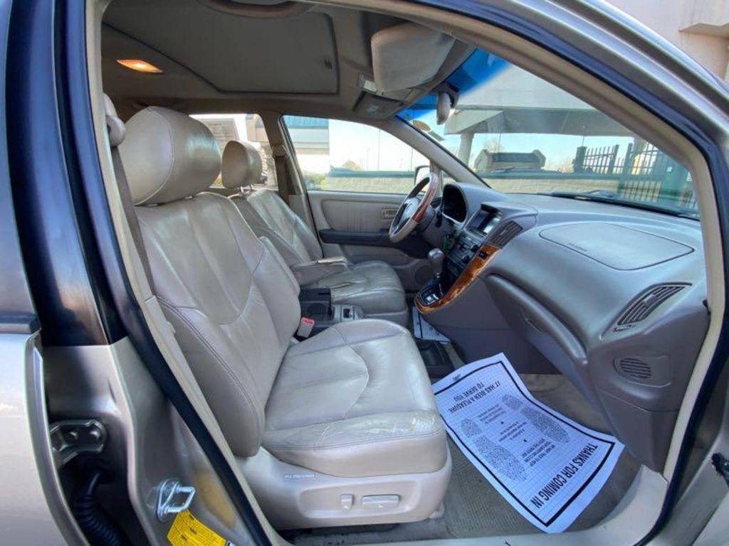 1999 Lexus RX Image 7