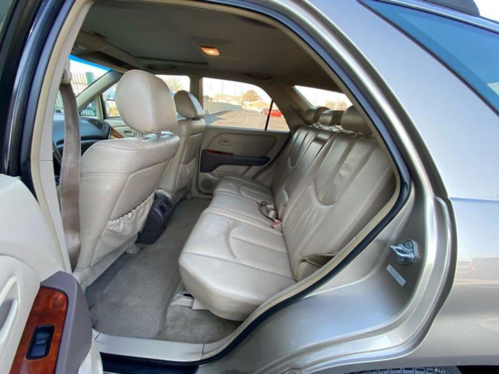 1999 Lexus RX Image 8