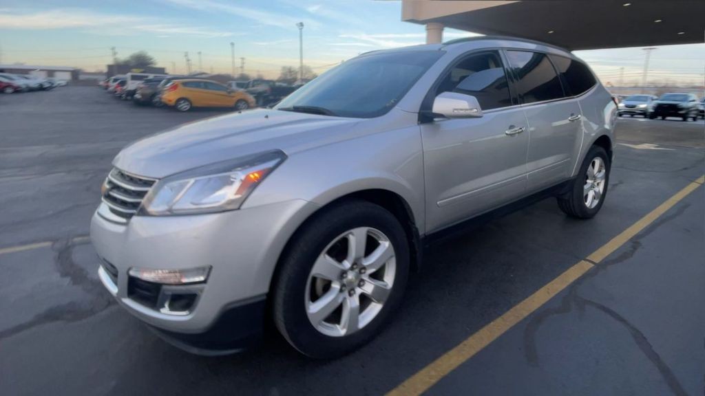 2017 Chevrolet Traverse Image 3