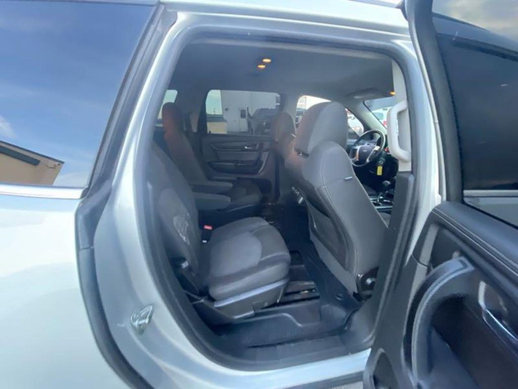 2017 Chevrolet Traverse Image 16