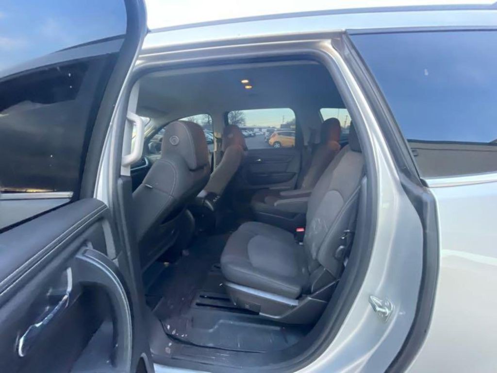 2017 Chevrolet Traverse Image 17
