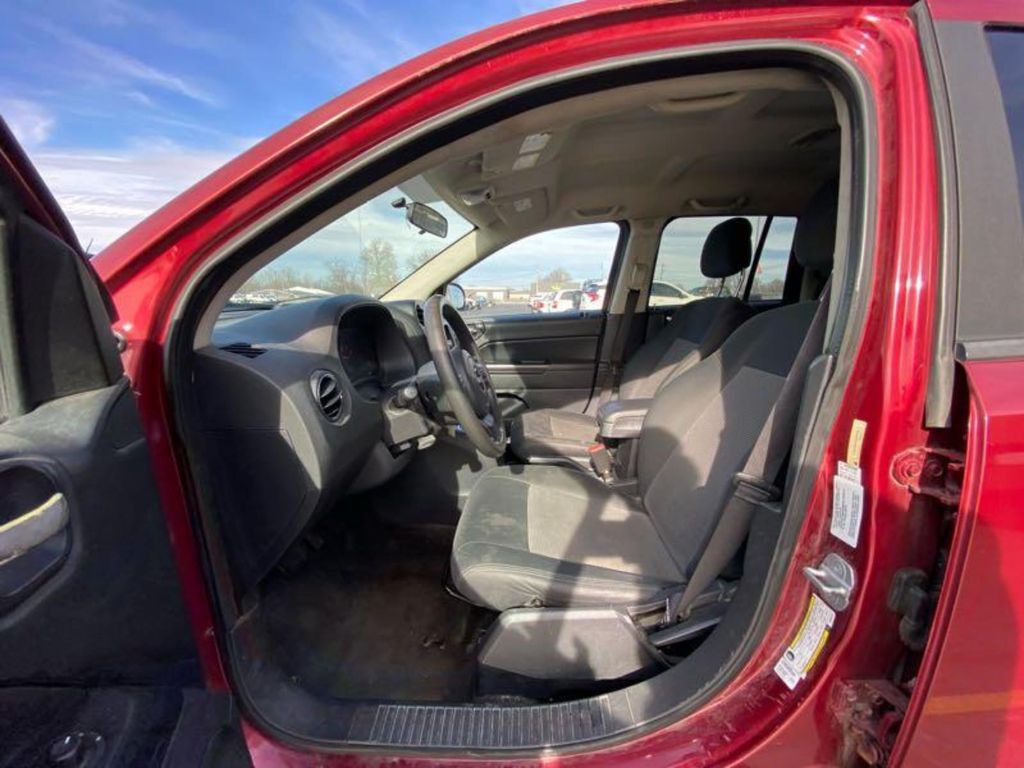 2013 Jeep Compass Image 9