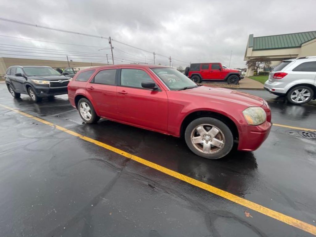 2005 Dodge Magnum Image 3
