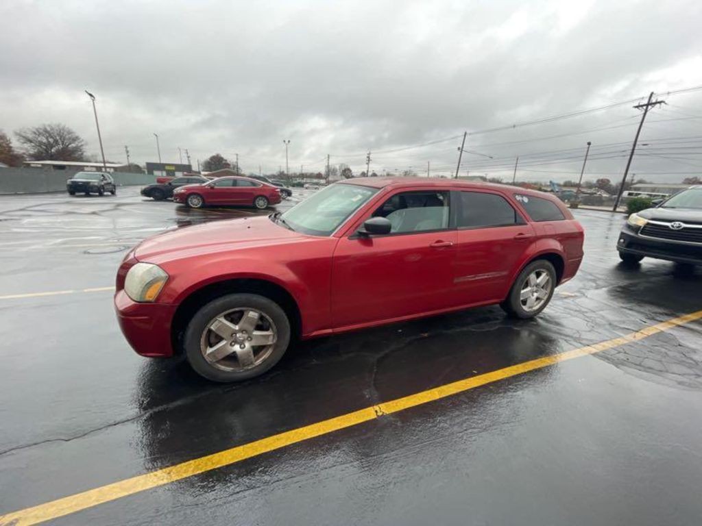 2005 Dodge Magnum Image 4
