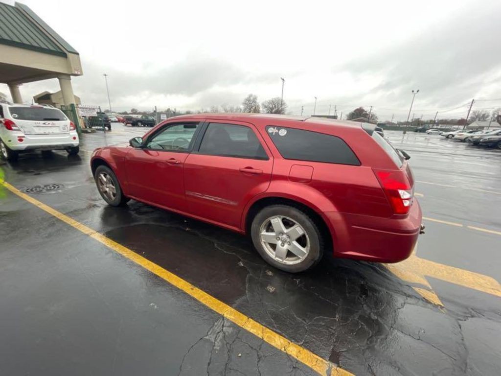 2005 Dodge Magnum Image 5