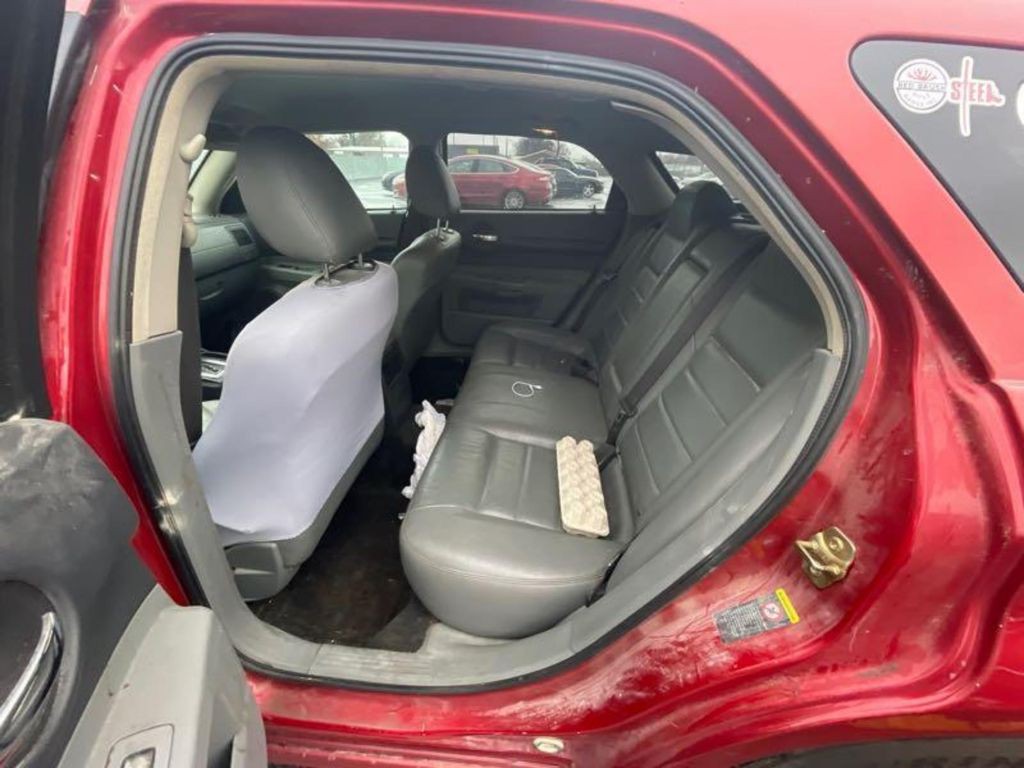 2005 Dodge Magnum Image 8