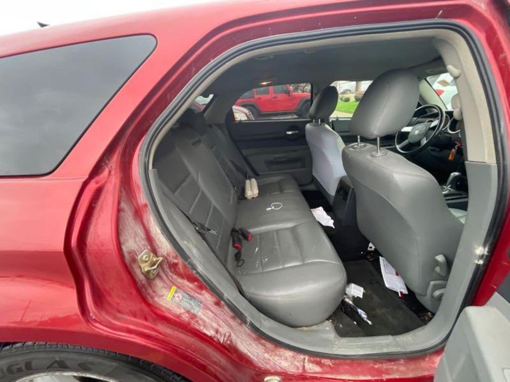 2005 Dodge Magnum Image 9