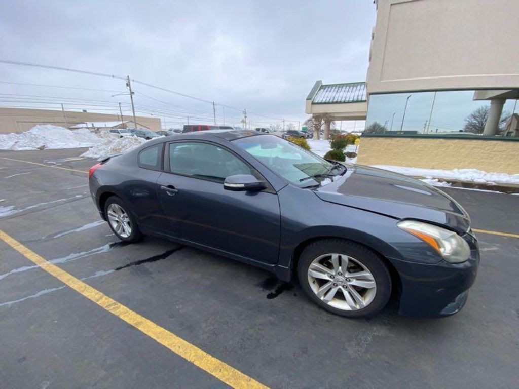 2010 Nissan Altima Image 3