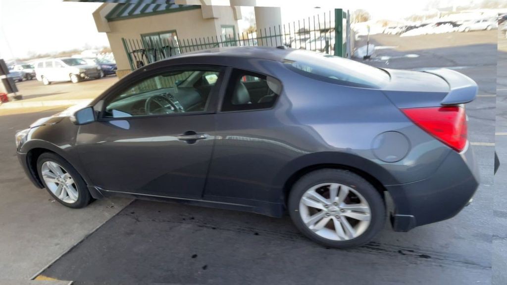 2010 Nissan Altima Image 7