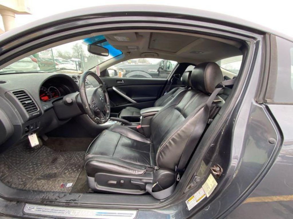 2010 Nissan Altima Image 8