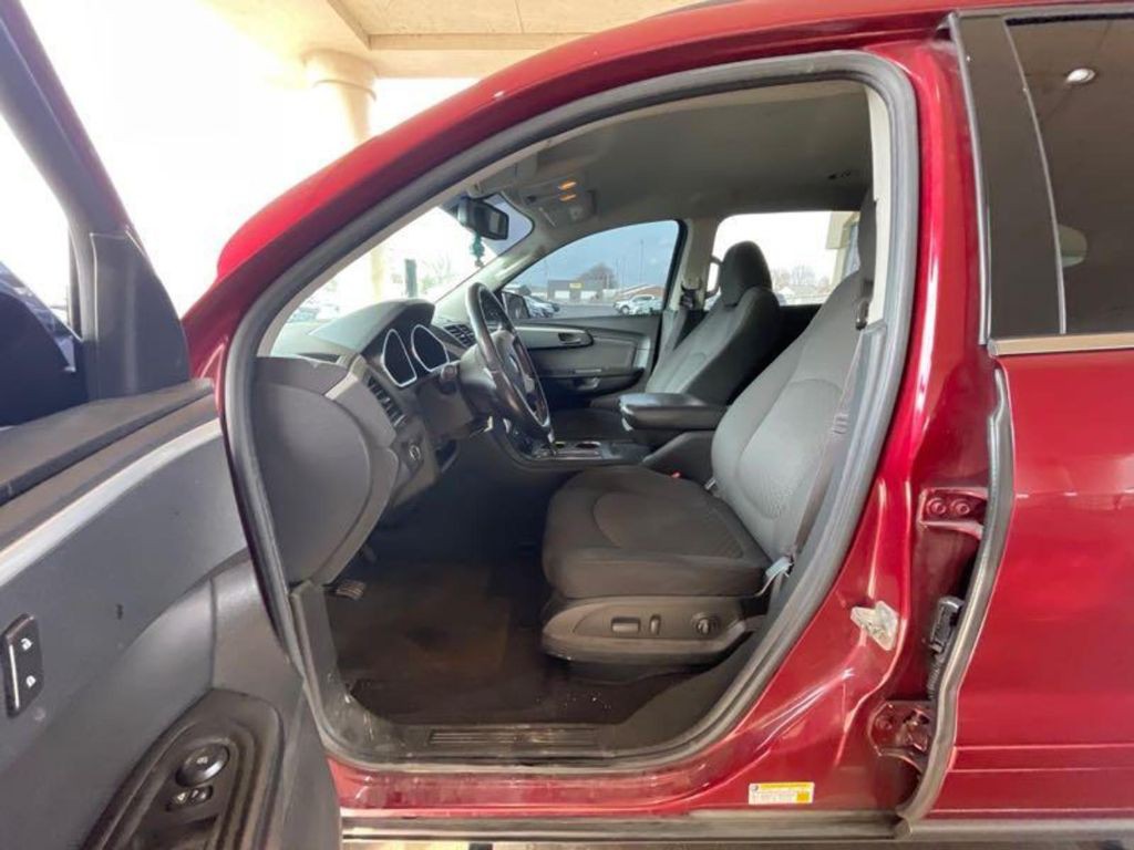 2011 Chevrolet Traverse Image 7