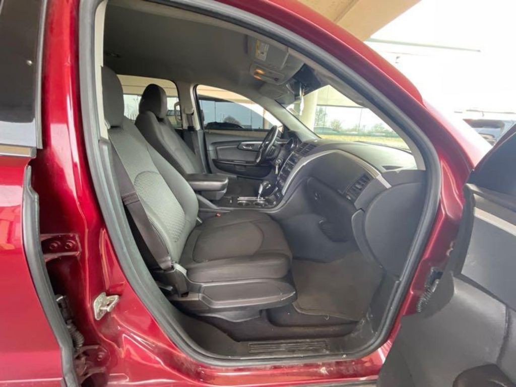 2011 Chevrolet Traverse Image 8