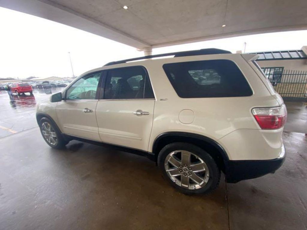 2010 GMC Acadia Image 7
