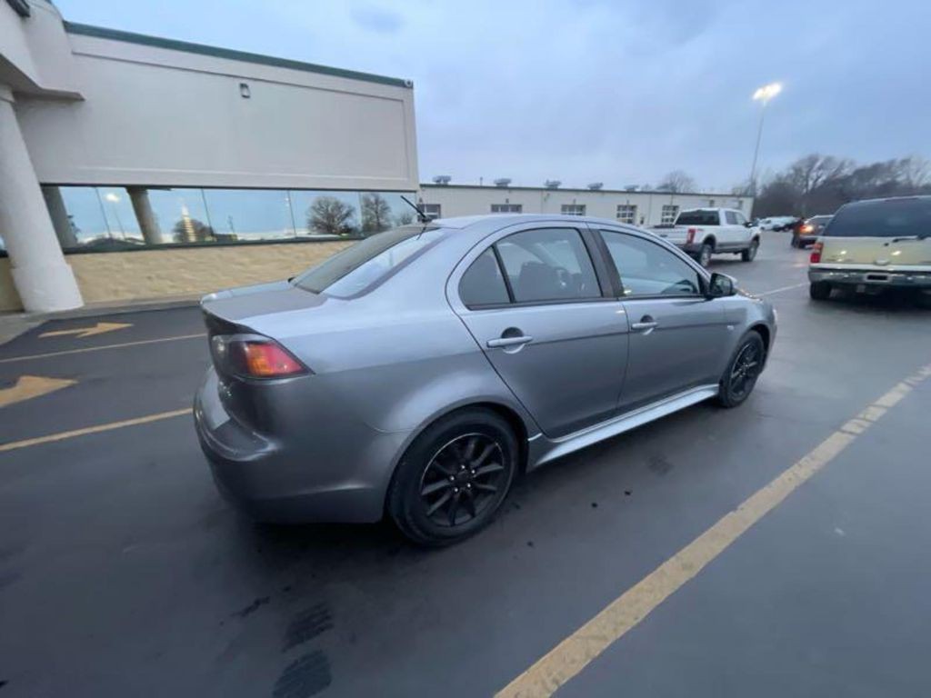 2016 Mitsubishi Lancer Image 4