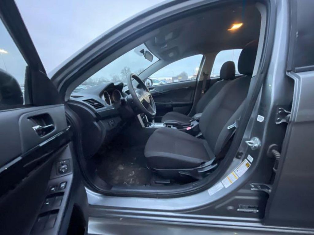 2016 Mitsubishi Lancer Image 5