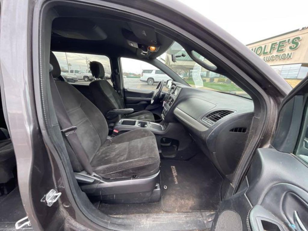 2015 Dodge Grand Caravan Image 9