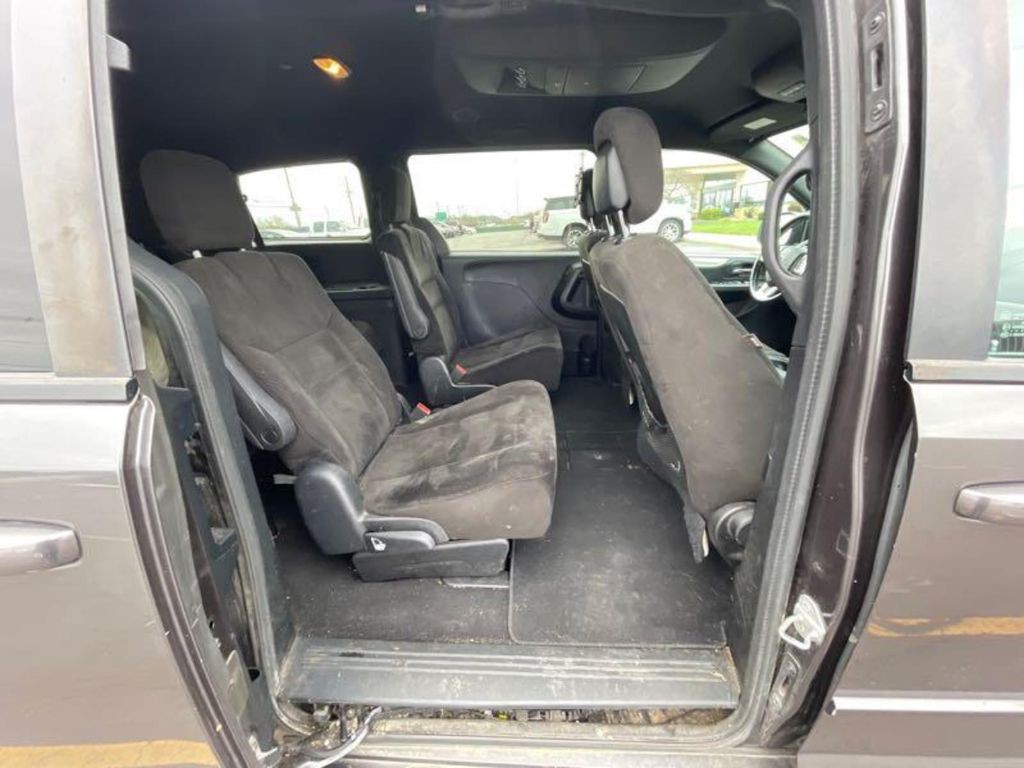 2015 Dodge Grand Caravan Image 12