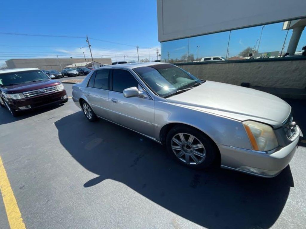 2006 Cadillac DTS Image 1