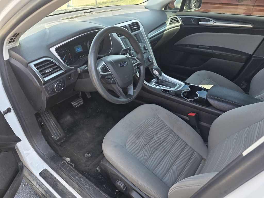 2016 Ford Fusion Image 1