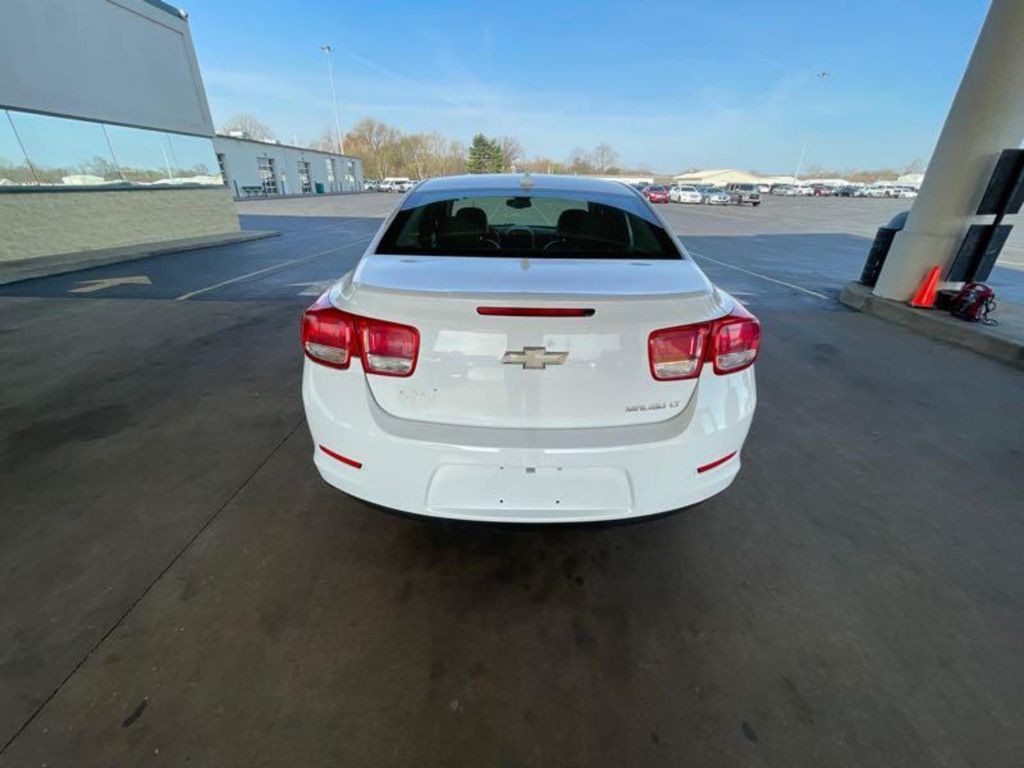 2013 Chevrolet Malibu Image 1