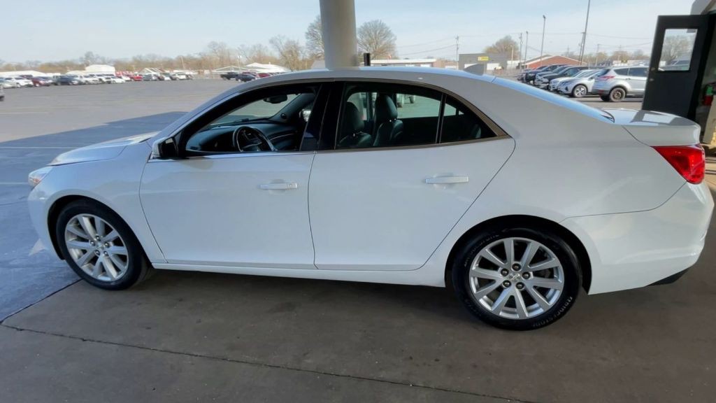 2013 Chevrolet Malibu Image 3