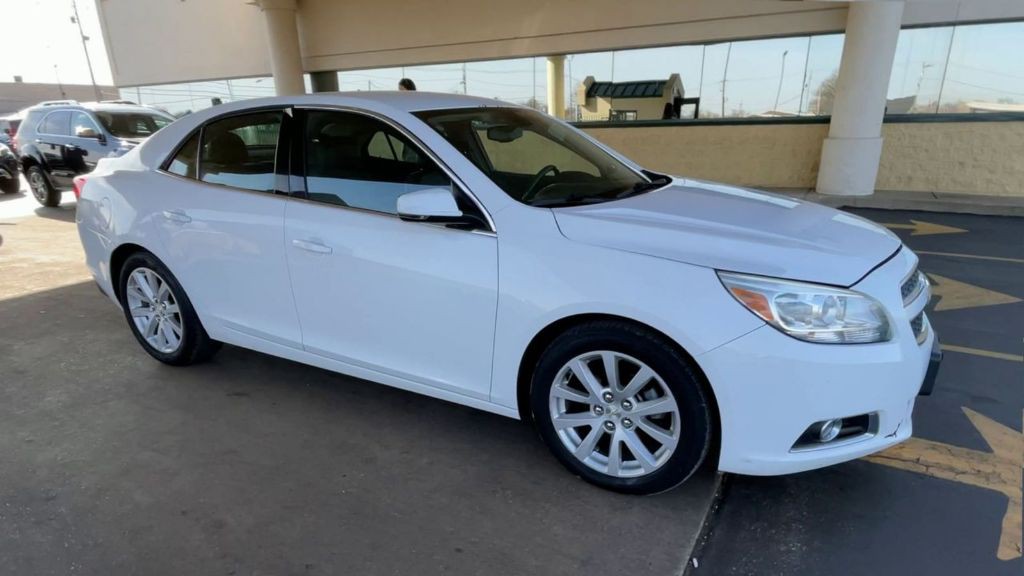 2013 Chevrolet Malibu Image 4