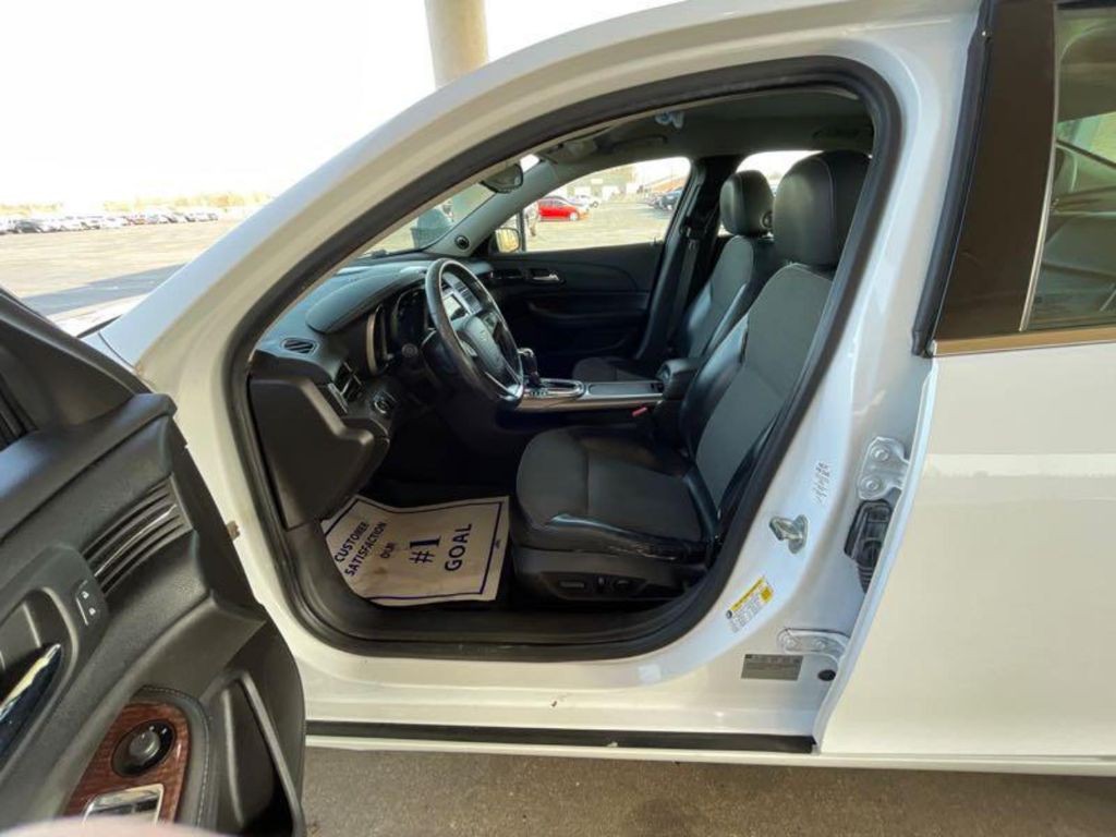 2013 Chevrolet Malibu Image 10