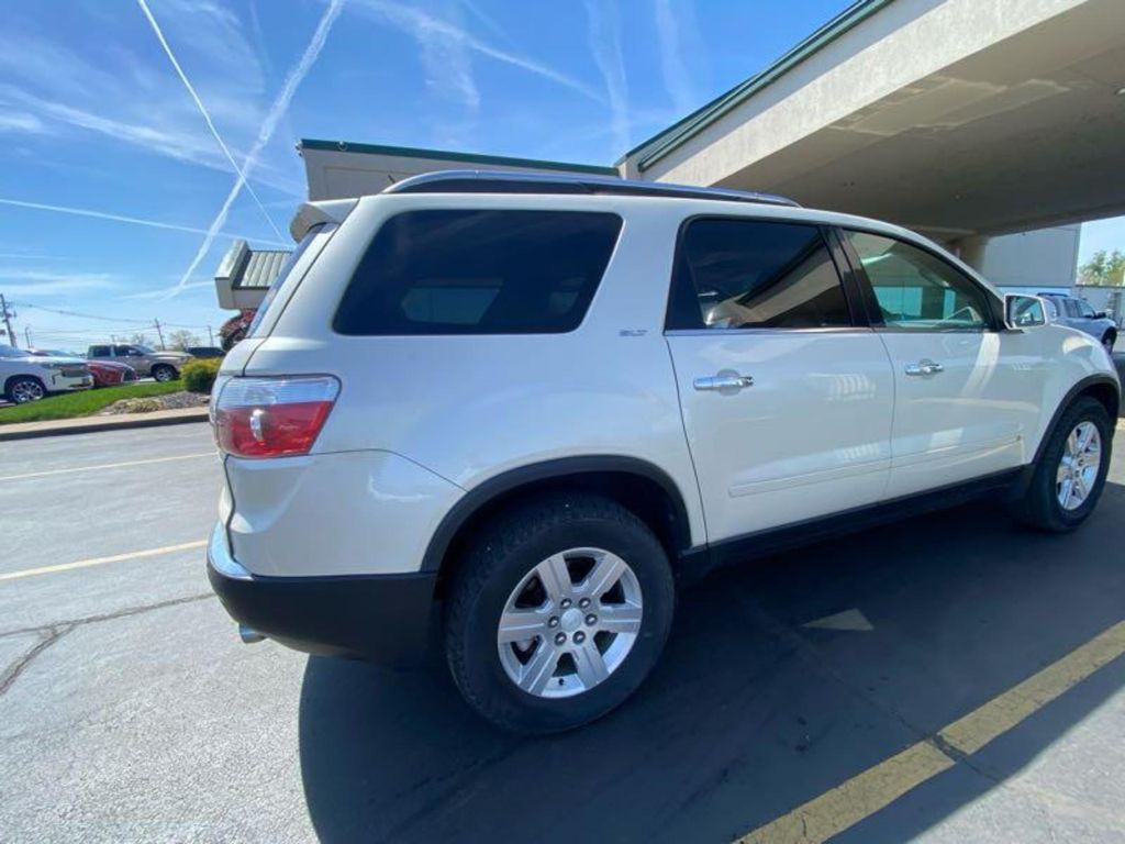 2009 GMC Acadia Image 8