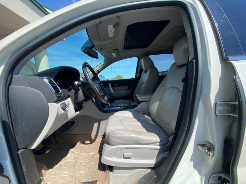 2009 GMC Acadia Image 9