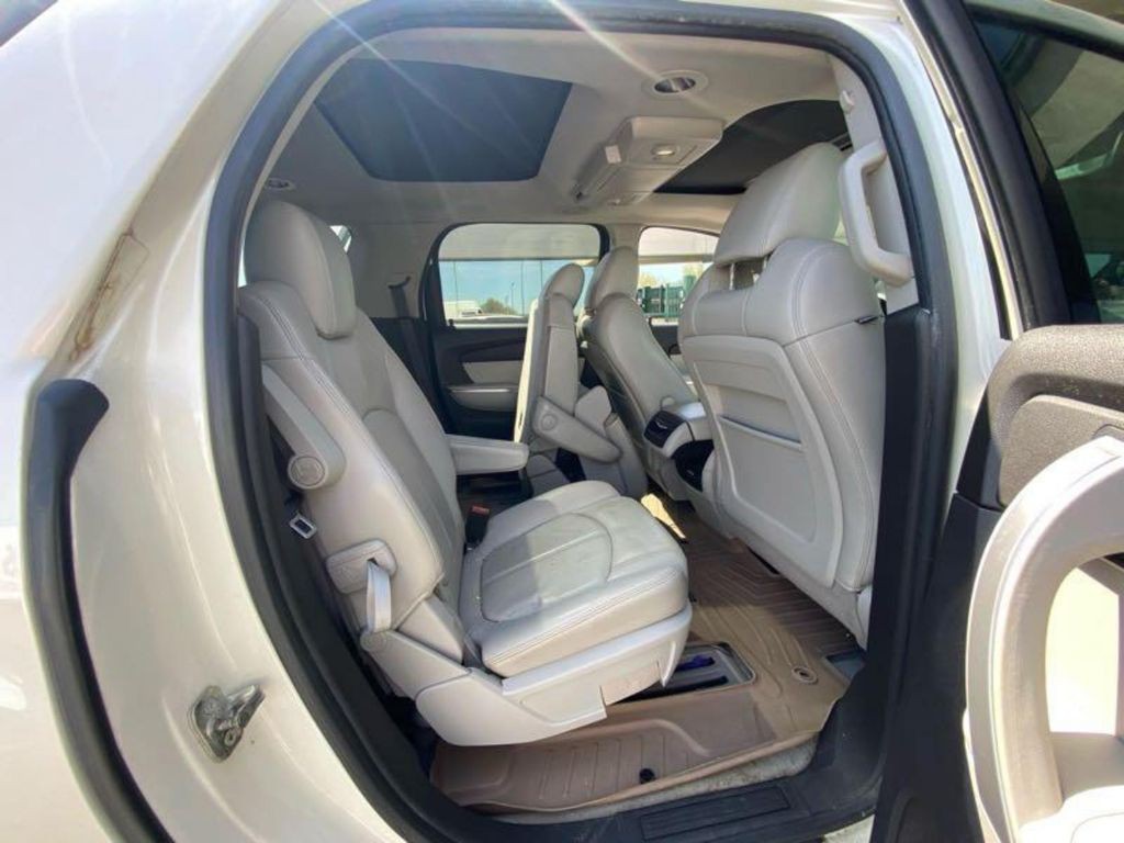 2009 GMC Acadia Image 11