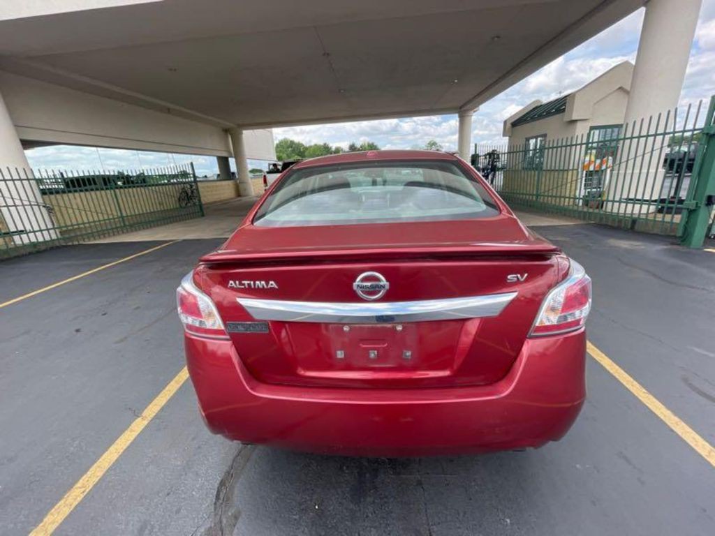 2015 Nissan Altima Image 4