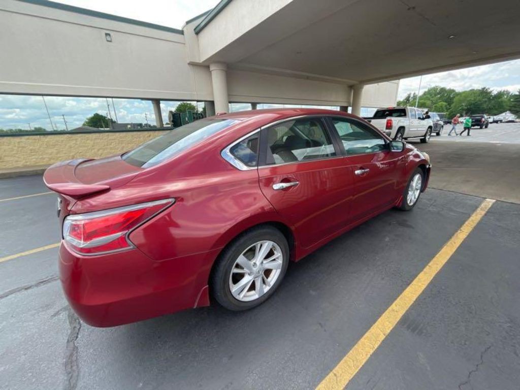 2015 Nissan Altima Image 7