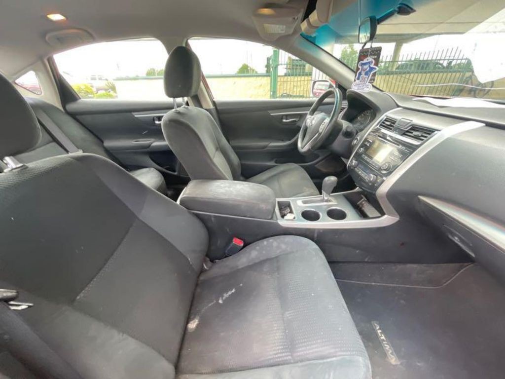 2015 Nissan Altima Image 11