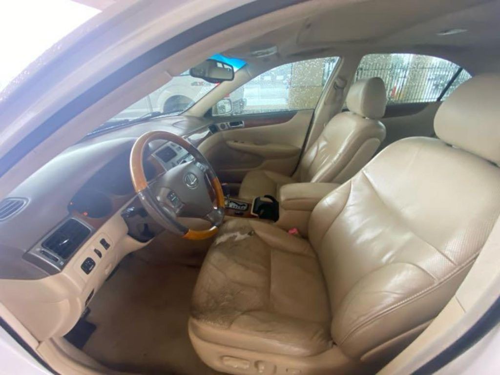 2005 Lexus ES Image 8