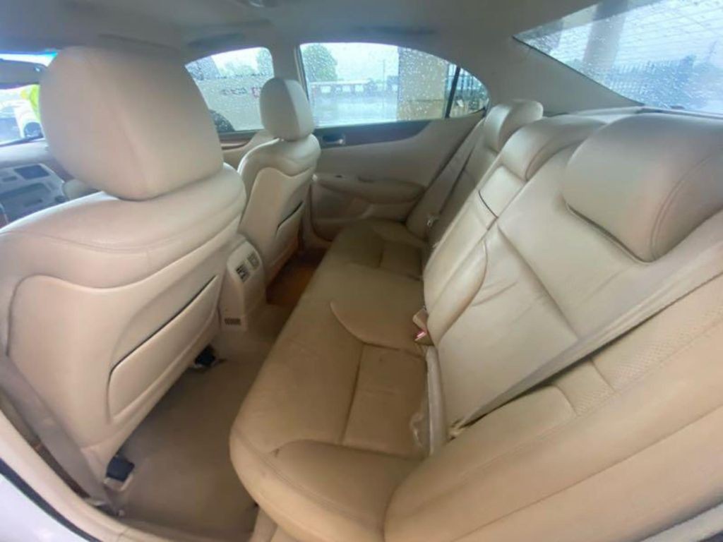 2005 Lexus ES Image 11