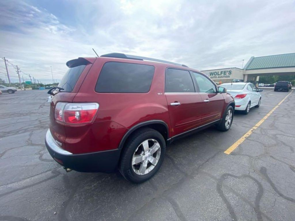 2011 GMC Acadia Image 4